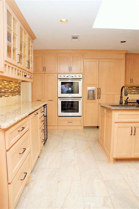 light maple cabinets with stainless steel appliances|light stained maple kitchen cabinets.